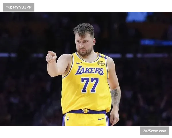 东契奇火力全开震撼全场 湖人防守漏洞再成焦点